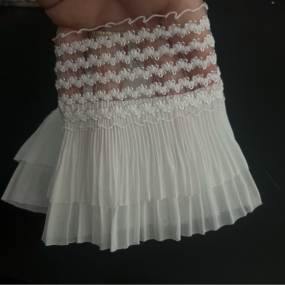 🎀 Ruffle Cuffs 🎀 - Picture 4 of 4